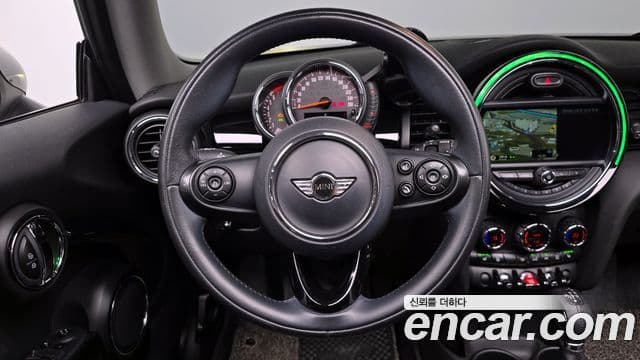 Mini Cooper 3세대, 2016 13