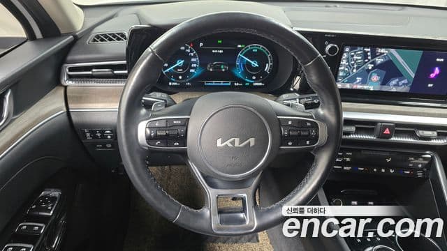 Kia K5 гибрид 3세대 Noblesse, 2022 13