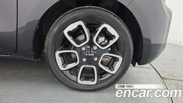 Kia The / новый New Ray Signature, 2022 все фото