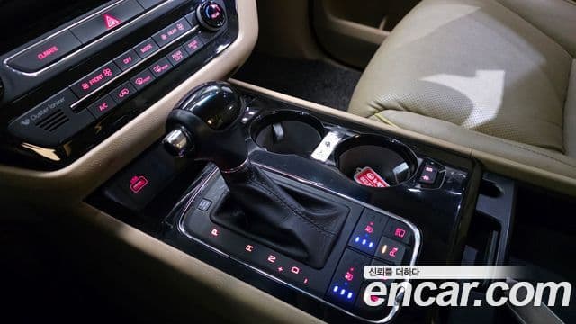 Kia All New Carnival Noblesse, 2016 9