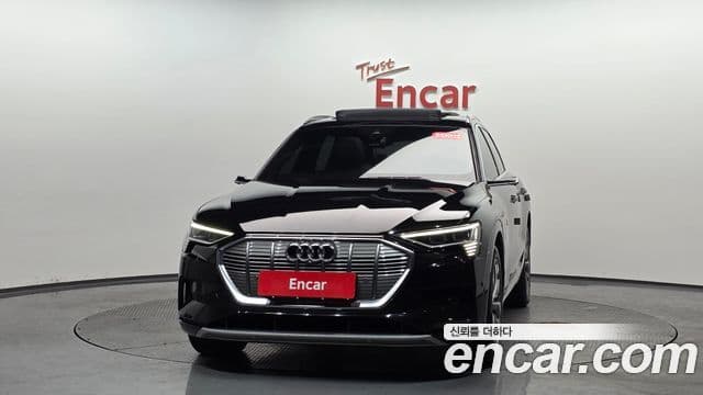 Audi e-Tron, 2022 3