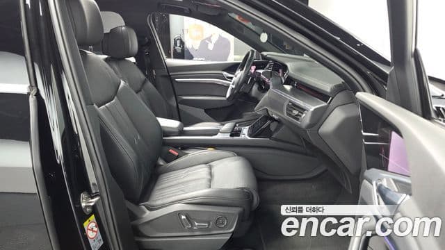 Audi e-Tron, 2022 10