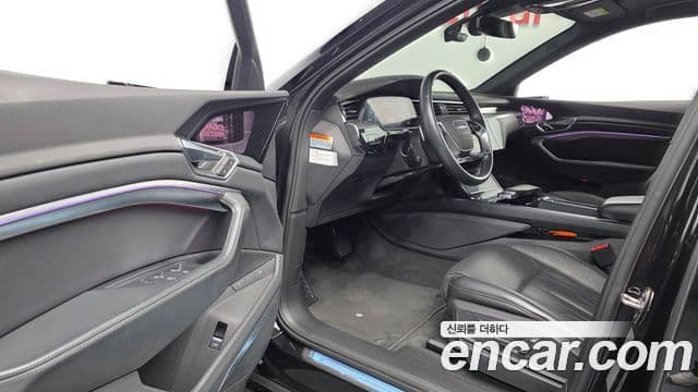 Audi e-Tron, 2022 11