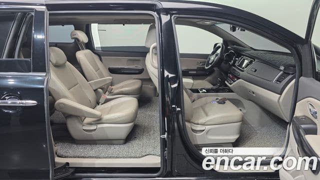 Kia All New Carnival Prestige, 2016 10