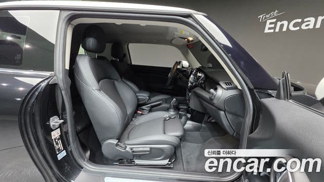 Mini Cooper 3세대, 2023 10