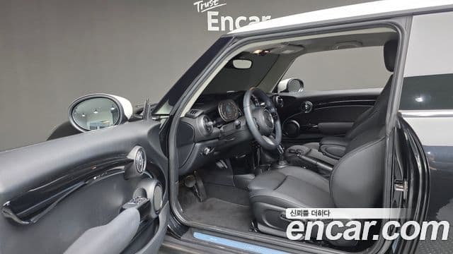 Mini Cooper 3세대, 2023 12