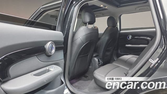 Mini Cooper 클럽맨 2세대, 2023 18