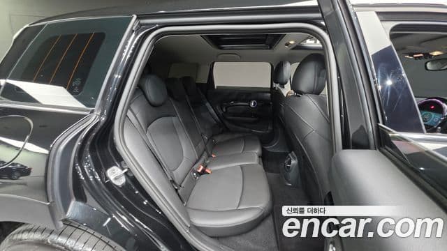 Mini Cooper 클럽맨 2세대, 2023 19