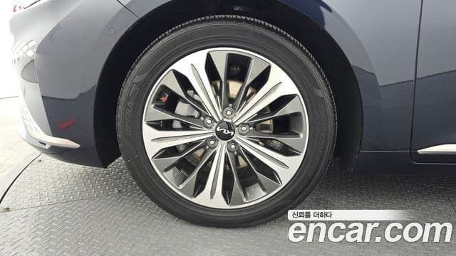 Kia K8 гибрид Signature, 2023 все фото