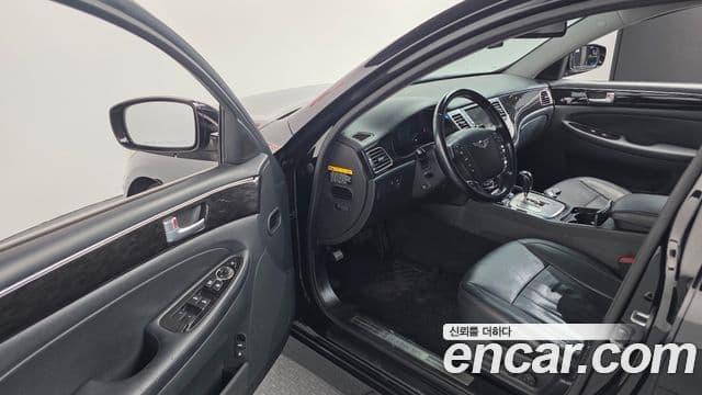 Hyundai Genesis Special, 2013 11