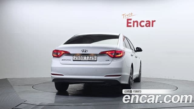 Hyundai LF Sonata Style, 2017 4