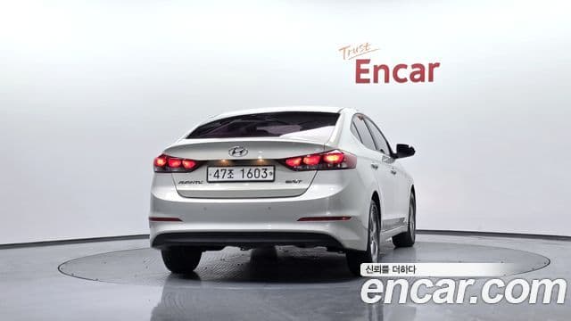 Hyundai Avante AD 1.6 e-VGT Smart, 2017 4