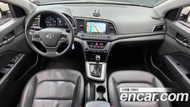 Hyundai Avante AD 1.6 e-VGT Smart, 2017 7