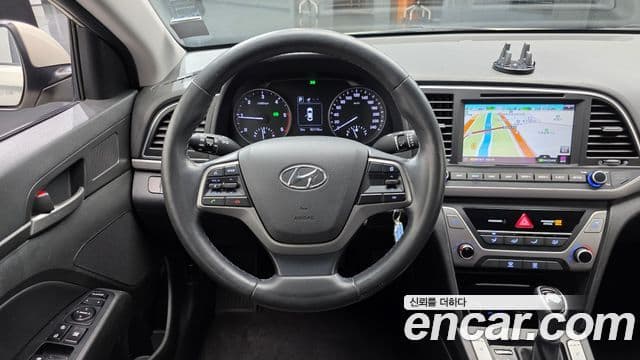 Hyundai Avante AD 1.6 e-VGT Smart, 2017 13