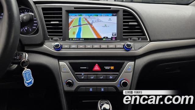 Hyundai Avante AD 1.6 e-VGT Smart, 2017 14