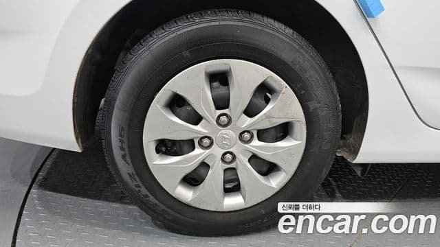 Hyundai Accent(новый кузов / новое поколение) дизель 1.6 VGT Smart, 2017 все фото