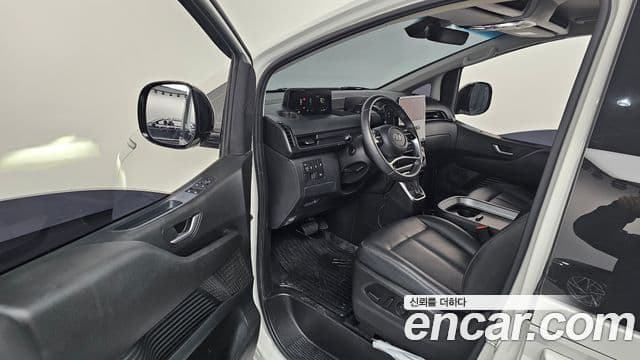 Hyundai Staria Modern, 2023 10