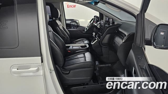 Hyundai Staria Modern, 2023 11