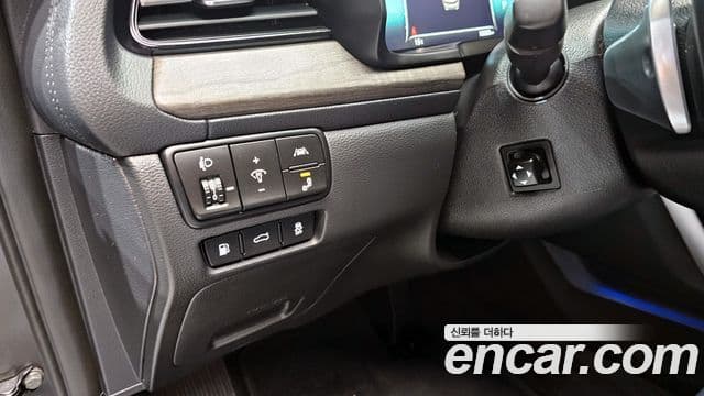 Kia K7 Premier гибрид Noblesse, 2020 16