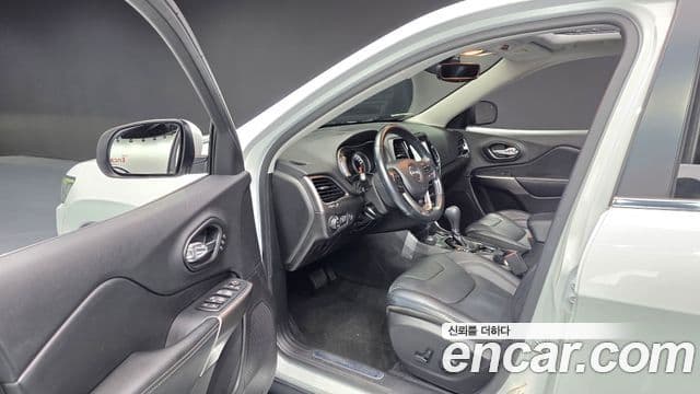 Jeep Cherokee(KL) 2.4 Limited AWD, 2021 8