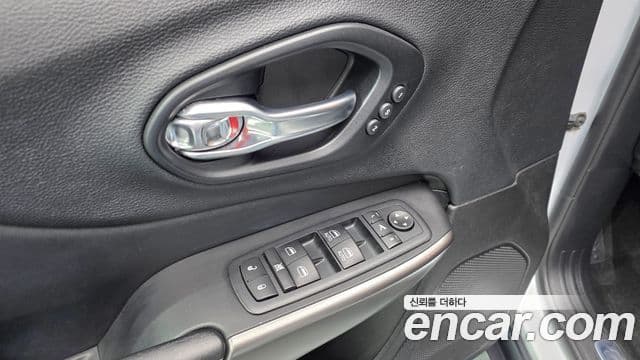 Jeep Cherokee(KL) 2.4 Limited AWD, 2021 10