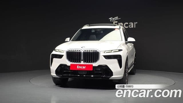 BMW X7 (G07) xDrive 40i M Sport 6인승, 2025 3