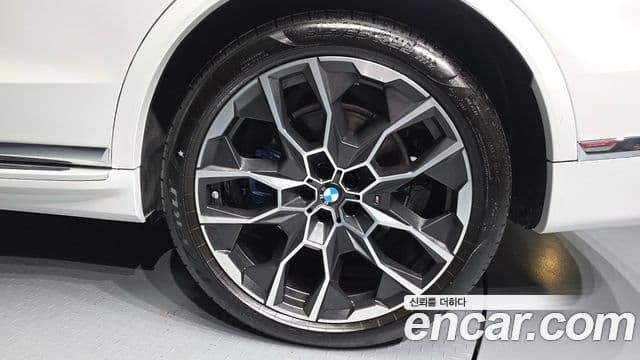 BMW X7 (G07) xDrive 40i M Sport 6인승, 2025 все фото
