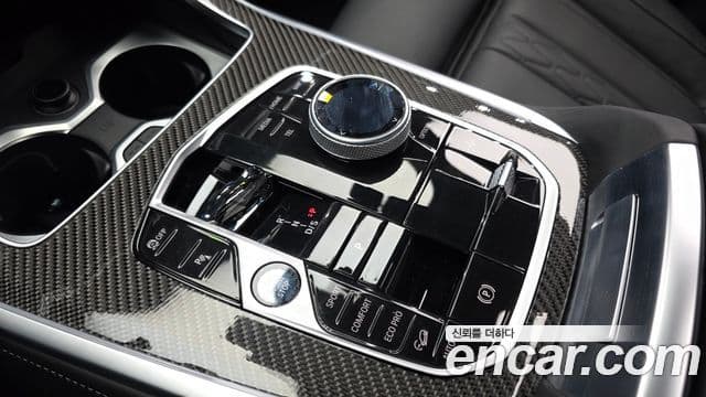 BMW X7 (G07) xDrive 40i M Sport 6인승, 2025 9