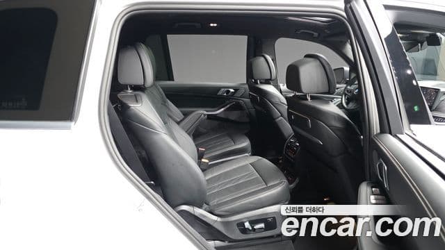 BMW X7 (G07) xDrive 40i M Sport 6인승, 2025 12