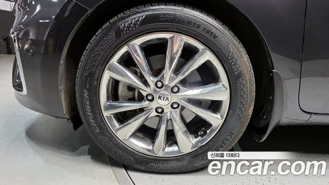 Kia The / новый New Carnival Prestige, 2019 все фото