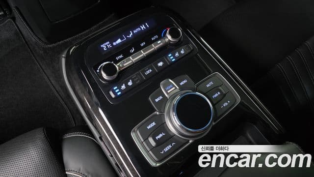 Genesis EQ900 Prestige, 2018 18