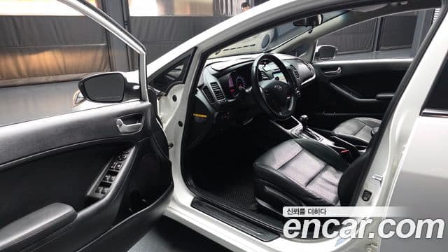 Kia K3 Trendy, 2013 10