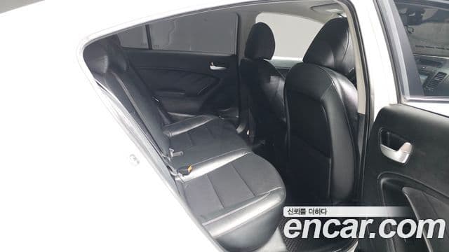 Kia K3 Trendy, 2013 12