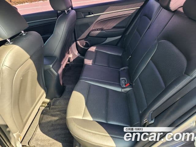 Hyundai Avante AD 1.6 GDI Value Plus, 2018 10