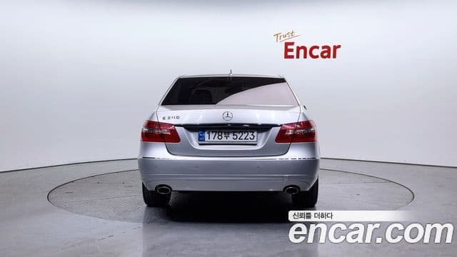 Mercedes-Benz E-класс W212 E300 Elegance, 2010 4