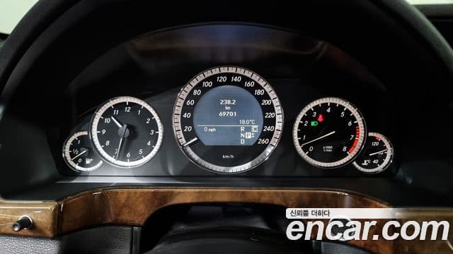 Mercedes-Benz E-класс W212 E300 Elegance, 2010 8