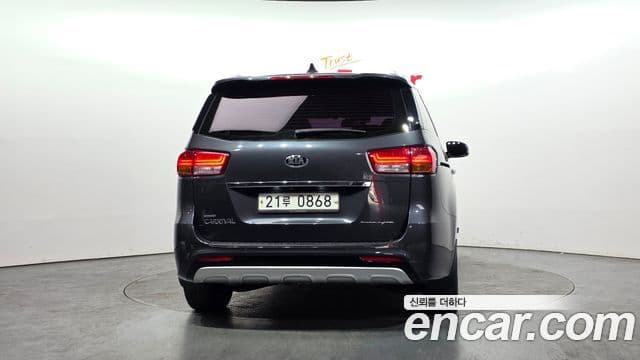 Kia All New Carnival Noblesse, 2016 4