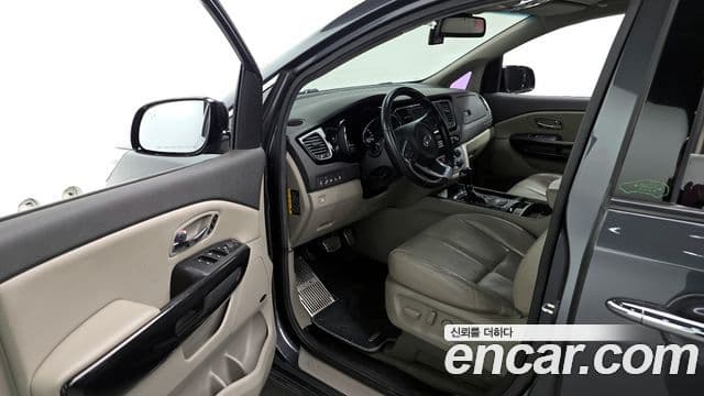 Kia All New Carnival Noblesse, 2016 10