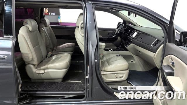 Kia All New Carnival Noblesse, 2016 11