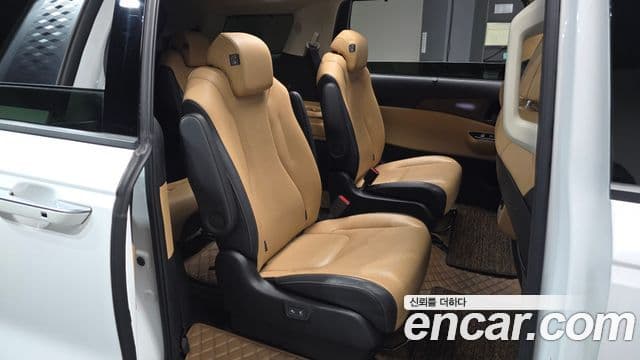 Kia Carnival 4세대 Signature, 2022 11