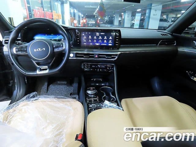 Kia K5 3세대 Signature, 2022 10