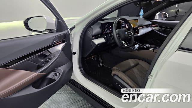 BMW 5시리즈 (G60) 520i M Sport, 2024 10