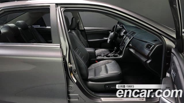 Toyota New 캠리 2.5 XLE, 2017 10