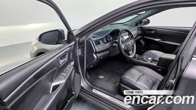 Toyota New 캠리 2.5 XLE, 2017 11