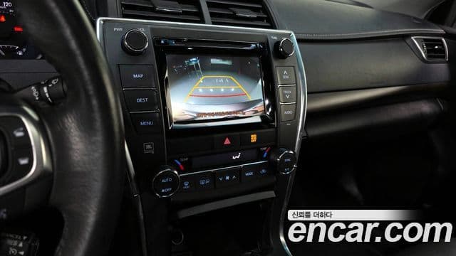 Toyota New 캠리 2.5 XLE, 2017 15