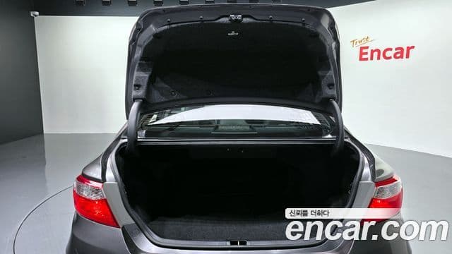 Toyota New 캠리 2.5 XLE, 2017 20