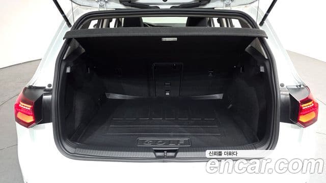 Volkswagen Гольф 8세대 Prestige, 2023 20