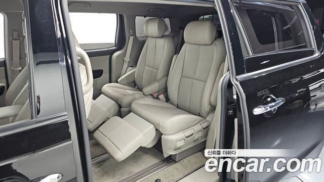 Kia The / новый New Carnival VIP, 2019 11