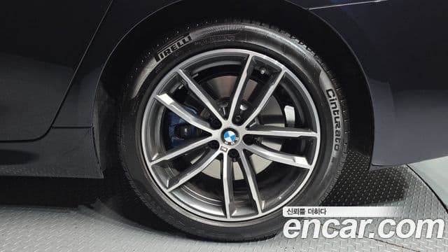 BMW 5시리즈 (G30) 520i M Sport, 2023 все фото