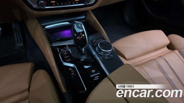 BMW 5시리즈 (G30) 520i M Sport, 2023 9